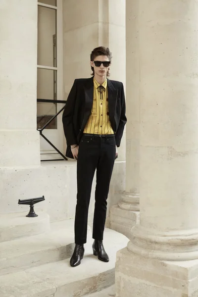 Look 4